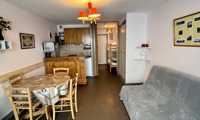 Laveissiere Apartment | Cozy Studio with South-Facing Terrace, Close to Amenities, Ski Lifts, and Skating Rink