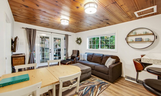 Guerneville House | Cozy & Stylish Cottage w/Hot Tub, Free WiFi, Private Washer/Dryer, & Gas Grill