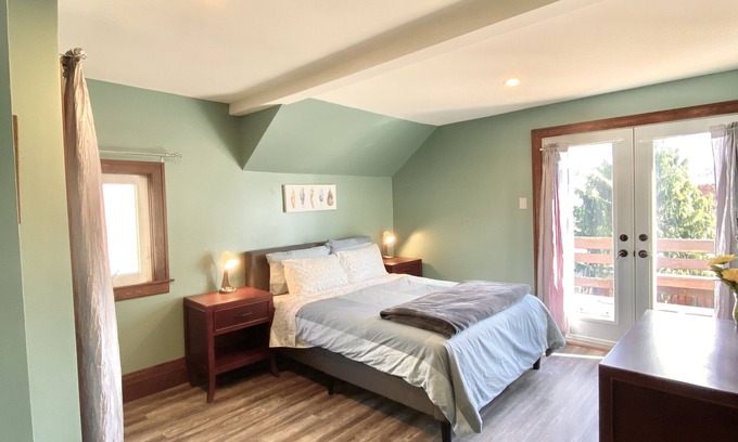 Niagara Falls House | Cozy Suite-Walk to the Falls