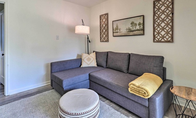 Temple Cottage | Cozy Temple Cottage w/ Private Backyard!