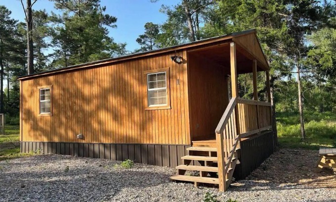 Kirby Cabin | Cozy Tiny Home Cabin Near Lake Greeson & Kirby Landing – Pet-Friendly!