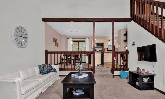 Westover House | Cozy townhome 2 minutes away from Ft. Bragg