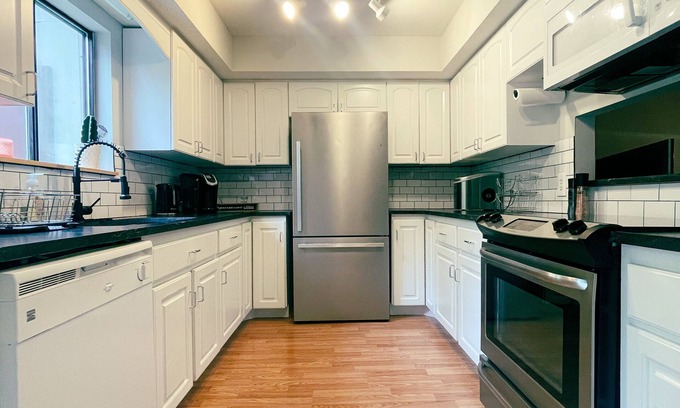 Goldsboro House | Cozy Townhome w/3 BR,Quiet & Family Friendly