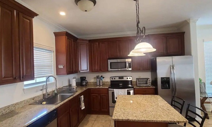 Lake Charles House | Cozy Townhouse Near Casinos & Prien Lake Park in Lake Charles, LA