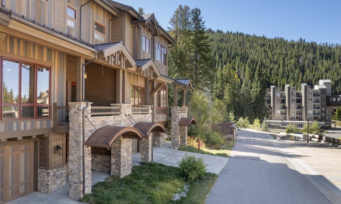 Winter Park House | Cozy townhouse w/hot tub & ski access