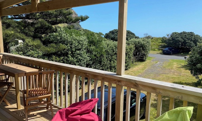 Piha House | Cozy Two Bed Beachfront Bach at North Piha