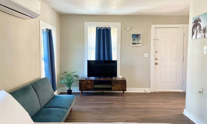 Wichita Falls Apartment | Cozy Upstairs Studio with Fast WiFi + Full Kitchen. Centrally Located!