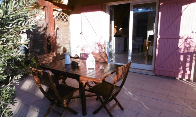 Narbonne-Plage Villa | Cozy Villa Near Beach - 3 Bedrooms - Private Parking - Terrace - 7 Guests