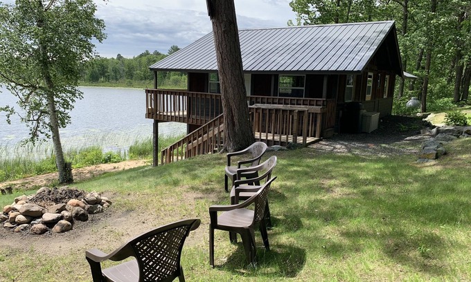 Walker Cabin | Cozy Vintage Cabin Right on the Lake. Bedroom, Lower Level & Loft. Sleeps 4.