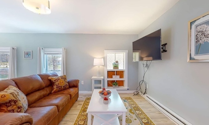 East Durham House | Cozy Waterfall Home | Close to All Mountains/Hikes