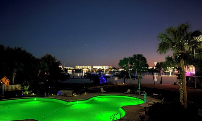 Fort Walton Beach Condo | Cozy Waterfront Condo - PB B215