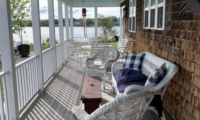 Stockton Springs House | Cozy Waterfront Bay Cottage
