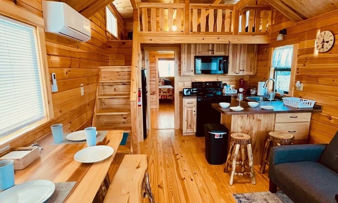 Hector Cabin | Cozy Wine Cabin escape with Breathtaking Views 2