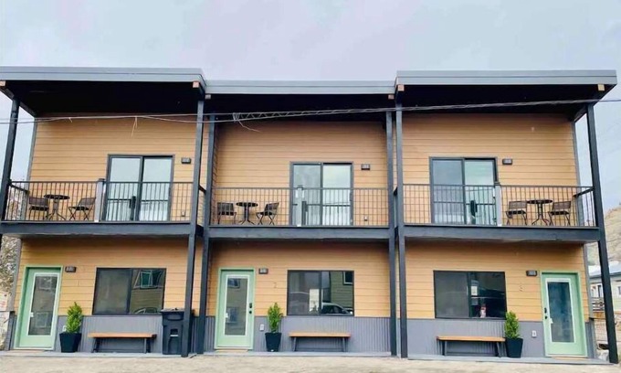 Gardiner Apartment | Cozy Wolf Lodge — Unit 1
