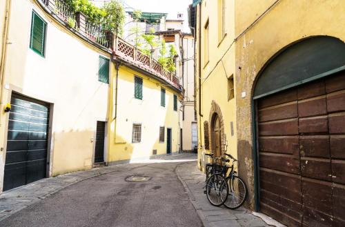 Lucca Historical Center Apartment | CozyBricks in Lucca - Apartments in Lucca Historical Center - Air Cond & WiFi -
