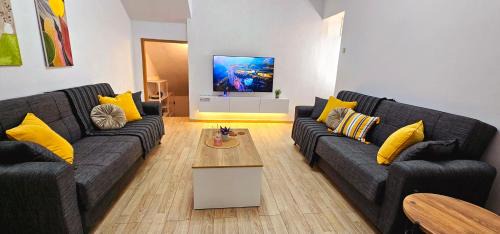 Petroupoli Apartment | CozyPolis