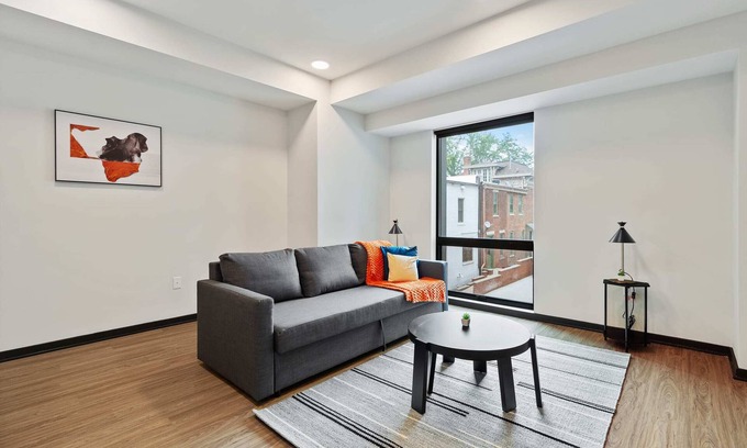 Lockerbie Square Apartment | CozySuites Mass with parking, lounge and roof deck 17
