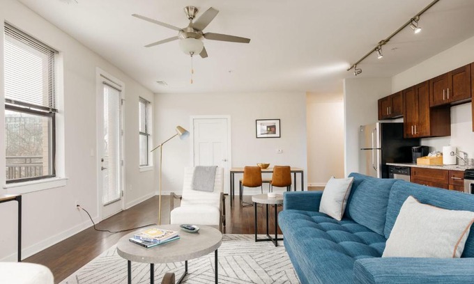 Music Row Apartment | CozySuites Music Row Spacious 2BR with free parking 40
