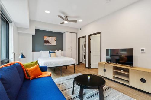 Lockerbie Square Apartment | CozySuites on Mass with garage parking #15