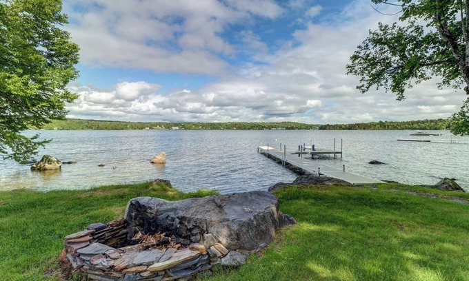Greenville House | Craft Bear Cabin - Lakeside Luxury - Pet-friendly & Perfect for Large Families