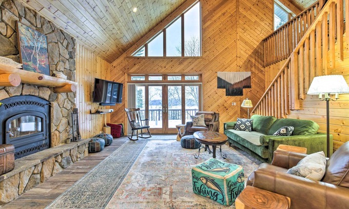 Crandon Cabin | Crandon Cabin Getaway w/Boat Dock & Deck!