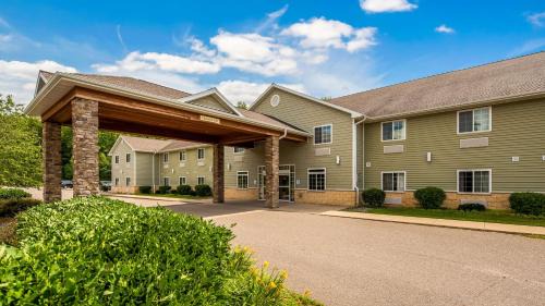 Crandon Hotel | Crandon Inn & Suites