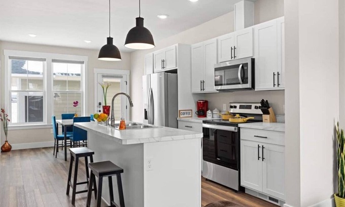 North Park House | Crash with Class in this Townhome