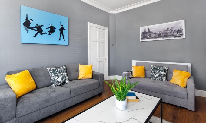 Liverpool Apartment | Crawford Avenue Retreat