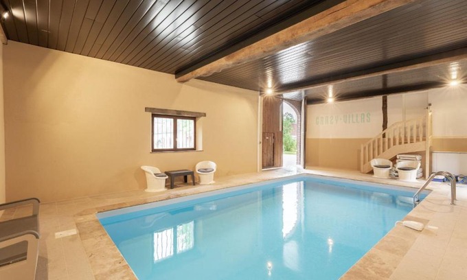 Charny Villa | Crazy Villa Ricardière 89 - Indoor heated pool - Basket - 2h Paris - 30p