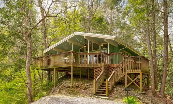 Pittman Center Cabin | Creekside Cabin. a little bit of Country Livin'