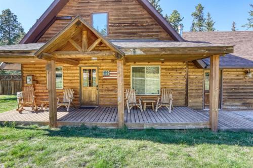 Lead House | Creekside Cabin - Garage