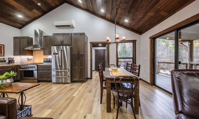 Eureka House | Creekside Cabin – Very Secluded!
