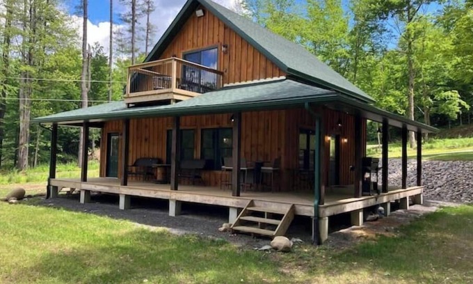 Remsen Cabin | Creekside Cabin with Lake Access , Brand new build !