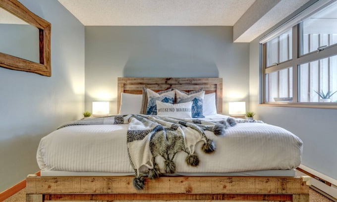 Whistler Creekside Condo | Creekside Slopeside 1BR with pool, hot tub, BBQ