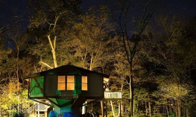 Attica Villa | Creekside Treehouse-Hot Tub, Pets permitted
