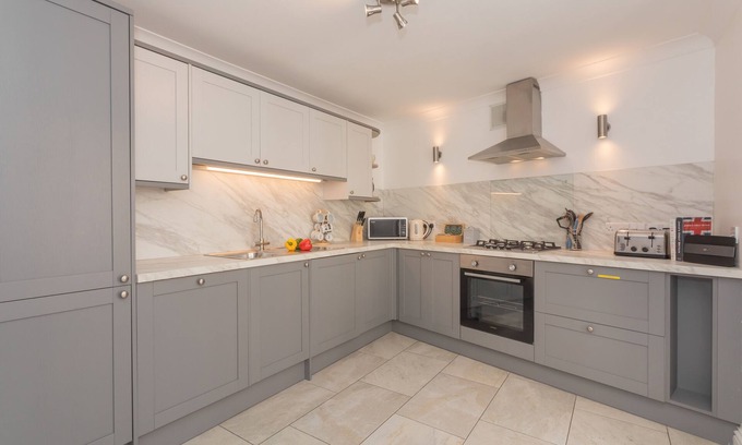 Upper Town Apartment | Crescent Mews