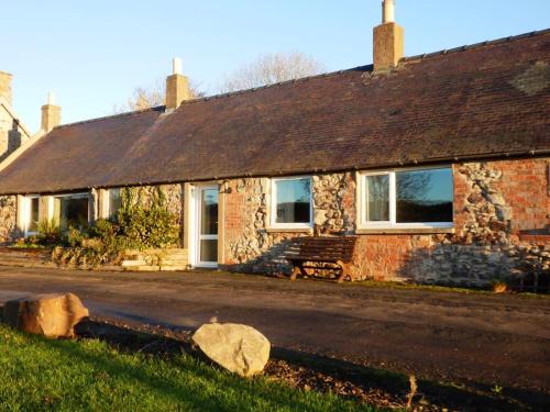 Eyemouth House | Crofters Cottage, Press Mains Farm Cottage
