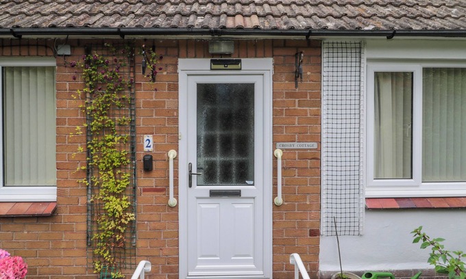 Wooler Cottage | CROSBY COTTAGE, pet friendly, with a garden in Wooler