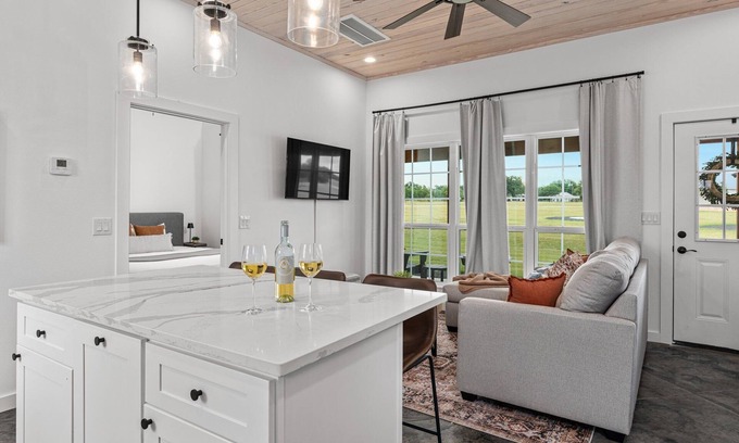 Fredericksburg Cottage | Cross Mountain Cottages 2 | Relax & Unwind