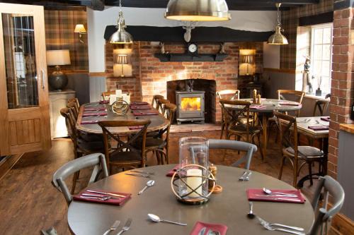Denstone Hotel | Crown Inn