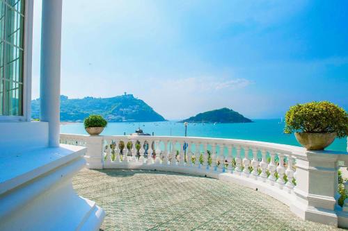 San Sebastian Centro Apartment | Crown of La Concha Beach