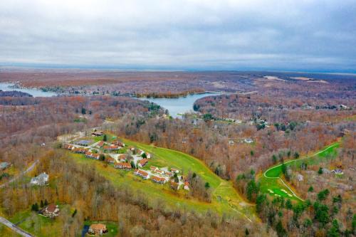 Treasure Lake Hotel | Crown Resorts at Silverwoods