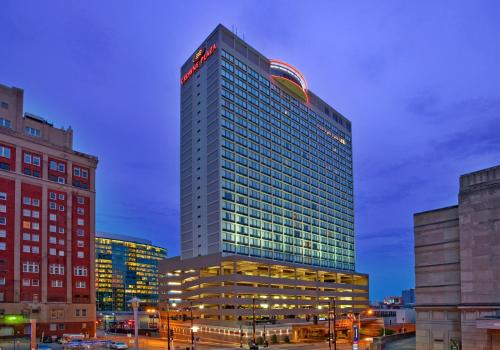 Downtown Kansas City Hotel | Crowne Plaza Kansas City Downtown by IHG