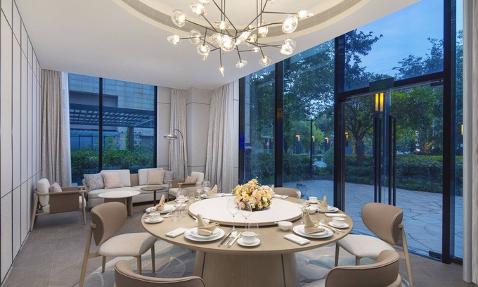 Pudong Hotel | Crowne Plaza Shanghai Jinxiu by IHG