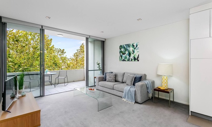 St. Leonards Apartment | Crows Nest - CLA26 - Clarke Street - Stylish Crows Nest Apartment with Balcony Overlooking Park