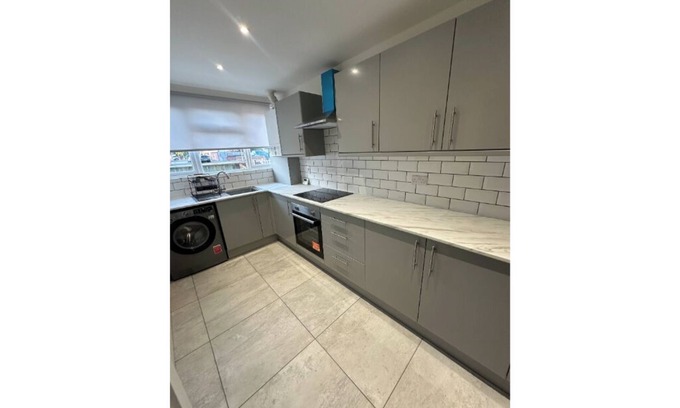 Selhurst House | Croydon - Beautifully Refurbished 2 Bed, 2 Bath Rental – Feels Like New!