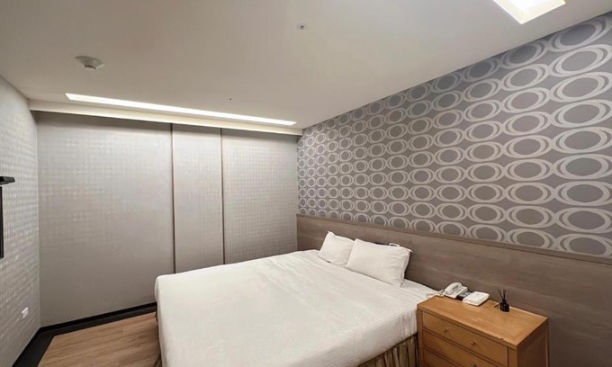 Zhongli District Hotel | Crystal City Hotel