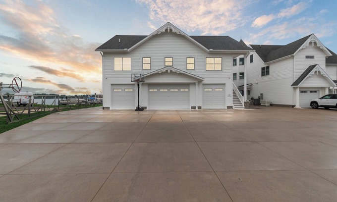 Crystal Condo | Crystal Lakefront Luxury Condo – North Shore, Crystal, Michigan