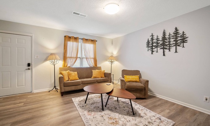 Durham House | Crystal Pines- 2BD House, 10 Minutes From Duke and Downtown Durham