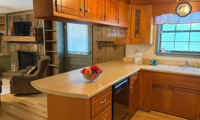 Monteagle House | Cumberland Forest Cottage - Quiet & Sizable Back Yard!